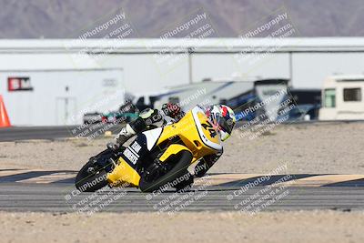 media/Jan-15-2026-Racers Edge (Thu) [[dfebeb70ab]]/2-A Group/Session 3 (Turn 16)/